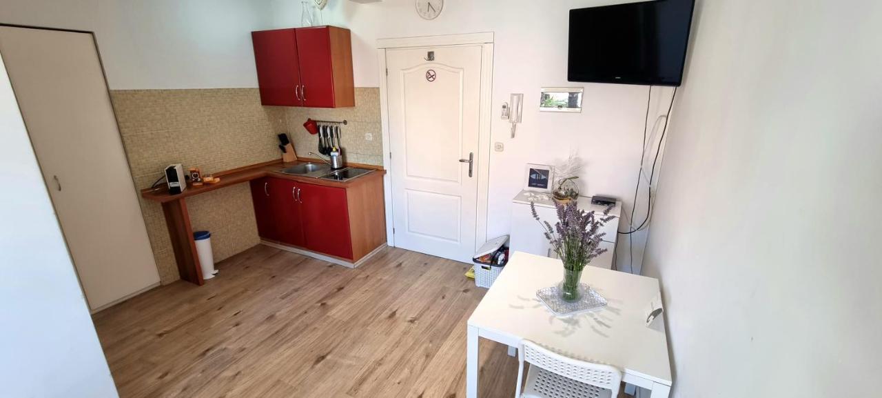 דירות רוביני Tiny Studio Big Living מראה חיצוני תמונה